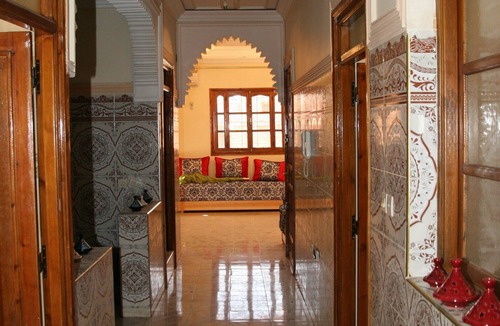 El Hara Villa | Luxury Apartment with air conditioning & just 1 minute walk to Hammam & Shops.