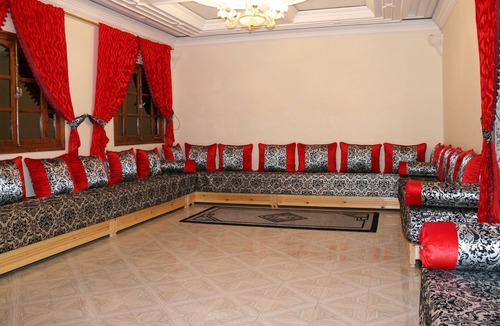 El Hara Villa | Luxury Apartment with air conditioning & just 1 minute walk to Hammam & Shops.