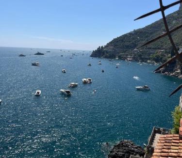 Ravello Villa | Luxury Seaview Villa with Jacuzzi, Sauna & Gym in Amalfi Coast - Villa Dorotea