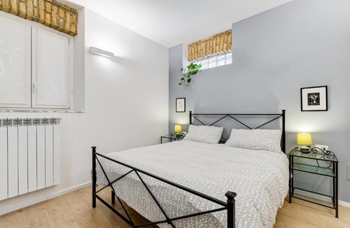 Quartiere XIII Aurelio Apartment | M&C San Pietro basement house