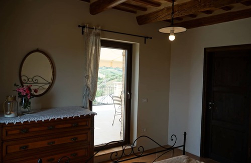 Magliano di Tenna House | Magnificent holiday villa with pool &gorgeous 180 ° views. Perfect for families.