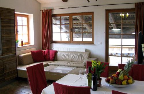 Bastia Mondovi House | Mansion in Langhe Hills with Pool