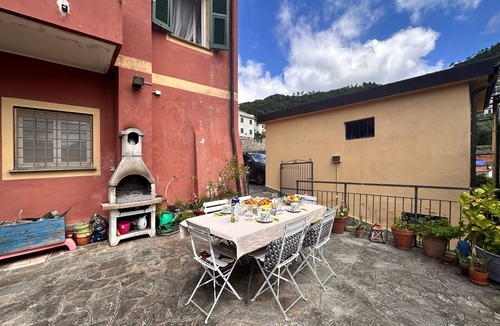 Castiglione Chiavarese Apartment | Martina's house in San Pè apartment surrounded by nature 20 min from the sea