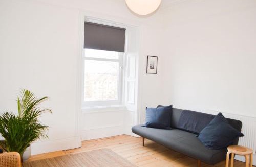 Leith Apartment | Modern 1 Bedroom Flat In the Heart of Edinburgh