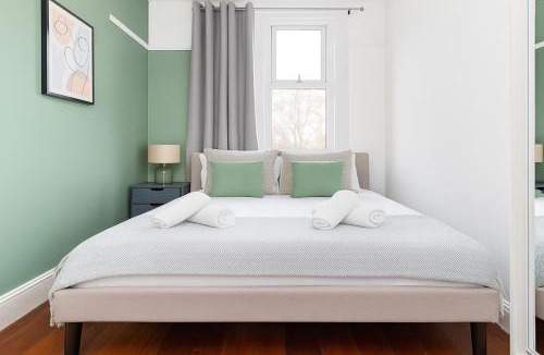 Primrose Hill Apartment | Modern 2 Bed Flat in Primrose Hill