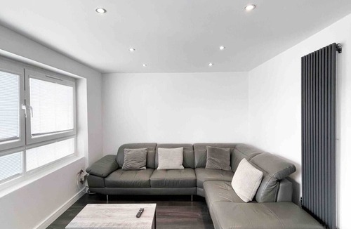 Brownswood Apartment | Modern AP in the heart of London