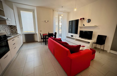 Civitavecchia Apartment | Modern apartment in city center, 5 min. walk from rail station and cruise port.