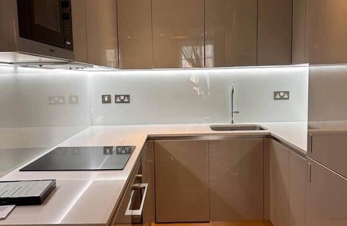 South Hampstead Apartment | Modern Flat Next to Station - 10 mins to Central