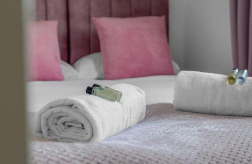 Livingston House | Modern Home Near To Airport Free Parking & Wifi