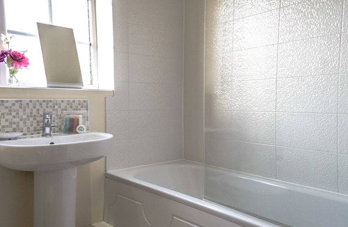 Walsall Apartment | Modern Luxury Large 2 Bed Aptartment With Free Private Parking
