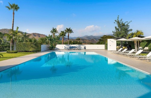 Fiumefreddo di Sicilia Villa | My Rental Homes - Villa Inga with ample garden, private pool,in-room Jacuzzi tub