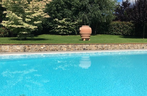 Gallicano Cottage | NATURE - cottage with garden, shared pool, private veranda