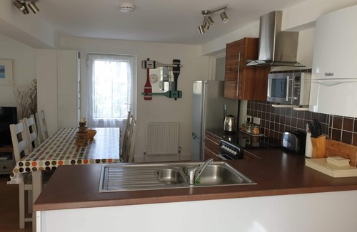 West Looe Apartment | Neap Tide Looe, 3bed2bath, close to town/beach, ideal for couples/families