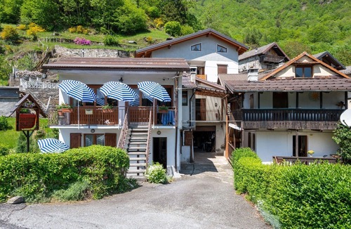 Calasca-Castiglione Apartment | Nice apartment for 5 guests with WIFI, TV, balcony and pets allowed