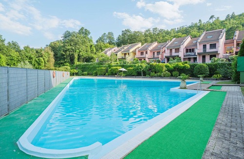 Monterosso al Mare Apartment | Nice apartment for 4 people with pool, WIFI, TV, pets allowed and parking
