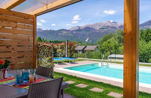 Colico Piano House | Nice apartment in villa for 6 people with pool, WIFI, TV and terrace