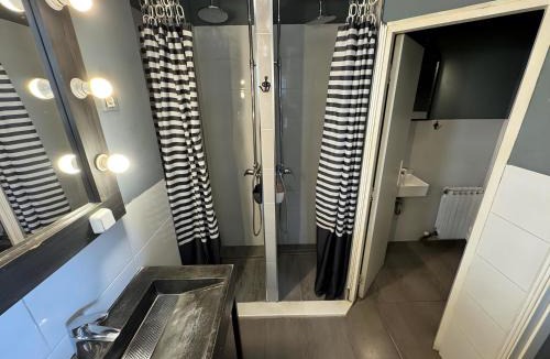 Skadarlija Hostel | Nomad Hostel
