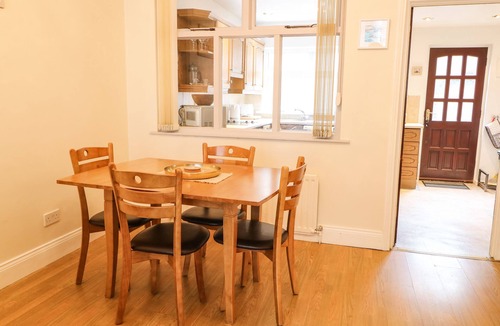 Belfast Cottage | NUMBER 91, pet friendly, with open fire in Belfast, County Antrim