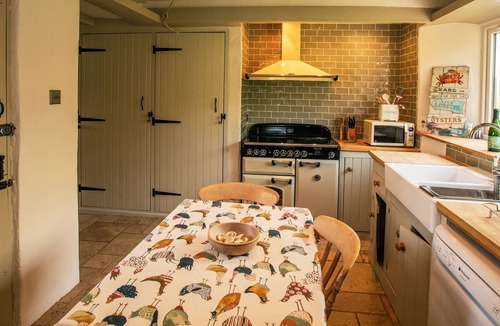 Newquay Cottage | OLD KIDDLYWINK, pet friendly, character holiday cottage in Cubert