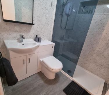 Livingston House | Oldwood Home from Home 2