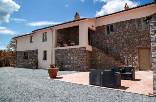 Acquapendente Villa | Oriental Villa Crafted By Splendid Delicate Hands