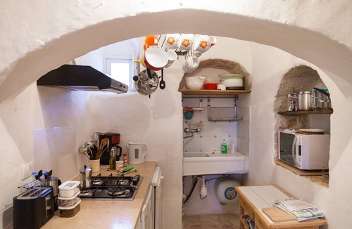 Locorotondo House | Original trullo on top of a hill
