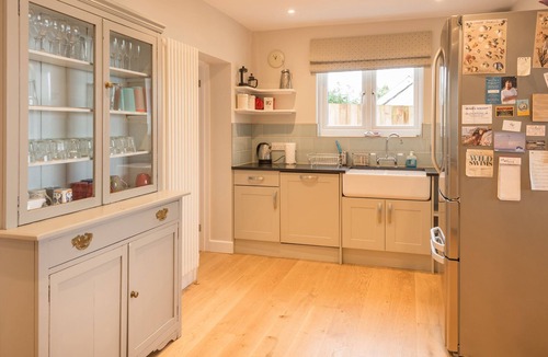 Port Isaac Cottage | OYSTER BAY, family friendly, with open fire in Port Isaac