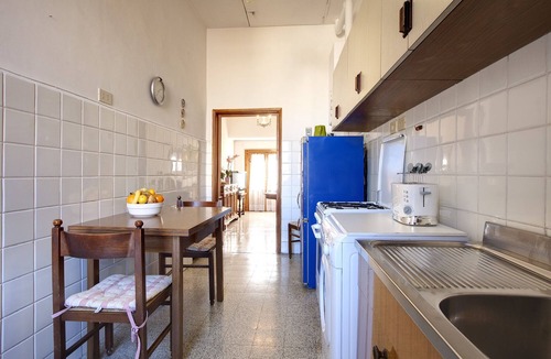 San Lorenzo Apartment | Panoramic Last-Floor with Elevator Historic Center 200 meters from Duomo WIFI