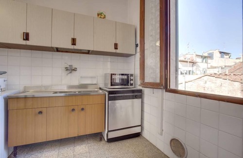 San Lorenzo Apartment | Panoramic Last-Floor with Elevator Historic Center 200 meters from Duomo WIFI