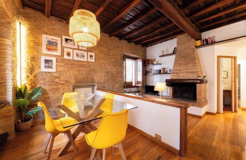 Rione V Ponte Apartment | Pantheon Private Apartment