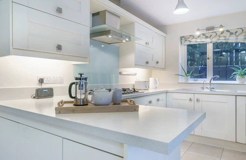 Holywood House | Pass the Keys | Beautiful 3 BR Retreat in the Holywood Hills