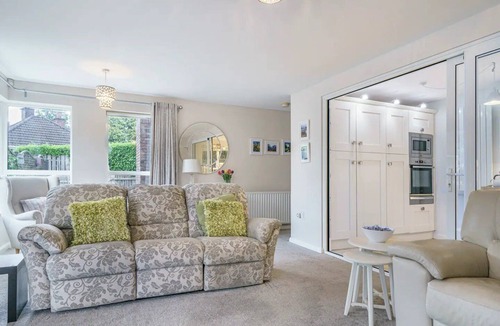 Holywood House | Pass the Keys | Beautiful 3 BR Retreat in the Holywood Hills