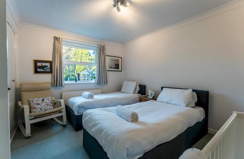 New Forest District Apartment | Pass the Keys Solent Avenue - Lovely one bedroom family flat with free parking