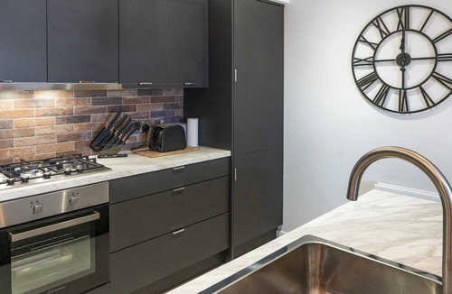 Cathedral Quarter Apartment | Pass the Keys | Stunning 1BR Apt in No 1 Location with Free Parking