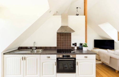 Long Marston Apartment | Pass the Keys | tSicca Lodge, Wyre Lane, CV37 8RQ · 1Bed with Sun Terrace & Parking, Long Marston