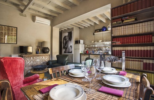Santa Croce Apartment | PEACEFUL OASIS IN THE HEART OF FLORENCE