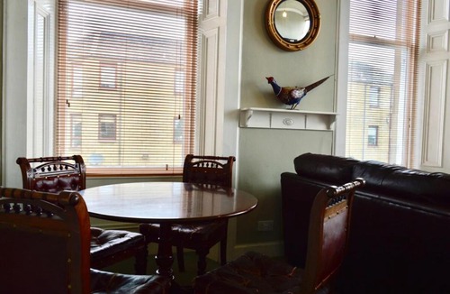 Newington Apartment | Period Flat With Parking and Arthur's Seat Views