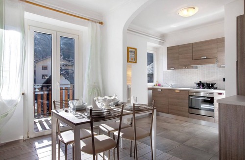 Arvier Apartment | Pet Friendly Apartment 'Casa Tua - Arvier' with Mountain View