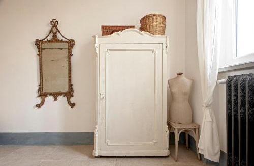 Livorno Apartment | Piéce en rose
