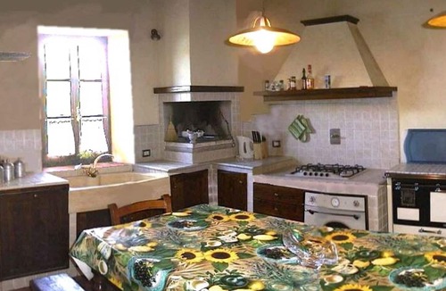 Monteriggioni Apartment | pleasant characteristic farmhouse in a part of the Chianti ideal for visiting the most important towns