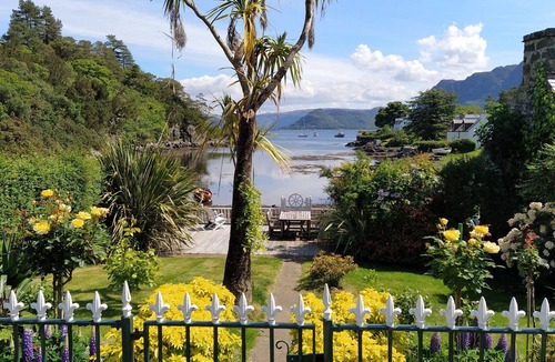 Plockton House | Plockton; near Skye, Sea-side Super Place, 3bed, home office, WiFi, Fab Garden!