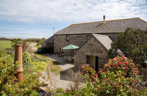 Treen House | Porthcurno Barns, The Big Barn - Spacious & cosy cottage, walk to Porthcurno beach, Pedn Vouder & Minack Theatre