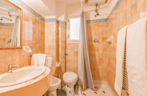 Santa Croce Apartment | Practical holiday apartment in the heart of Florence on the 1st floor of an ancient building.