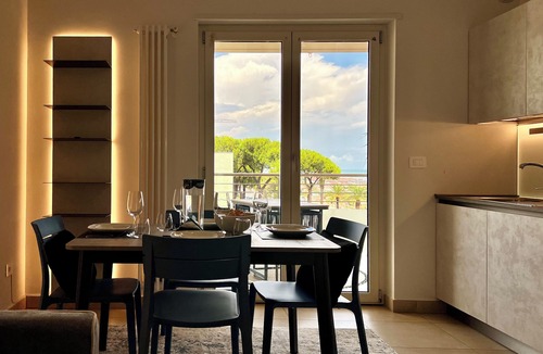 Roseto degli Abruzzi Condo | Premium Sea Front 2-bedroom condo in Roseto Degli Abruzzi, with WiFi, AC