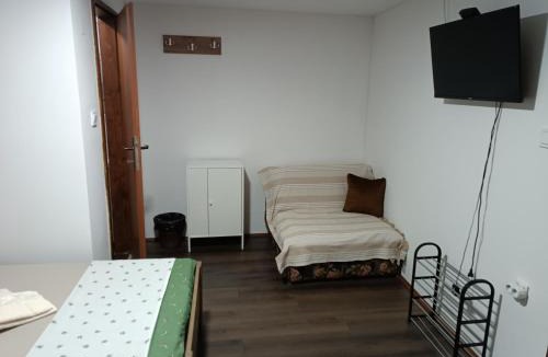 Central Serbia House | Prenoćište Lipov lad