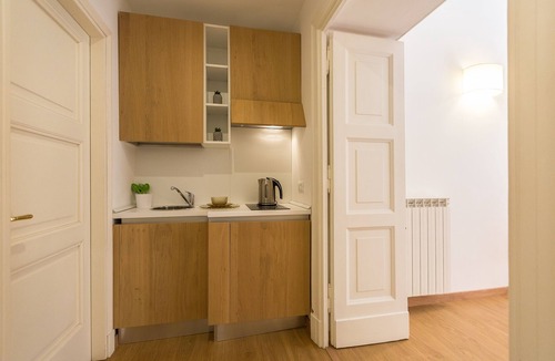 Rione II Trevi Apartment | Prestigious Apartment at Via Barberini