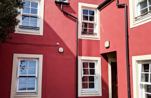 Tobermory Apartment | Puffin Apartment located on Tobermory High Street