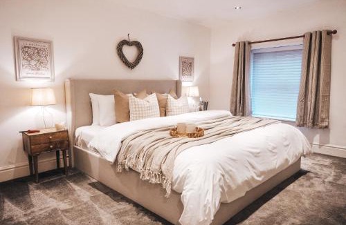 Magherafelt House | Pye Corner Cottage, by Solace Stays
