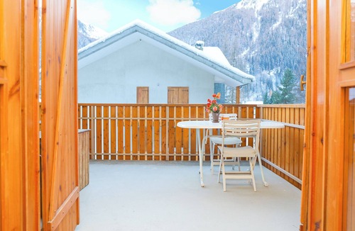 Gressoney-Saint-Jean Apartment | [Quadrifoglio House] 3 minutes from the ski slopes