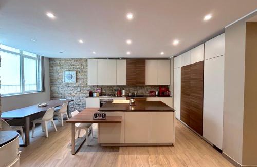 Affori Apartment | R39 Elegant Apartment with Private Parking